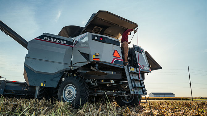 Gleaner T Series Combines